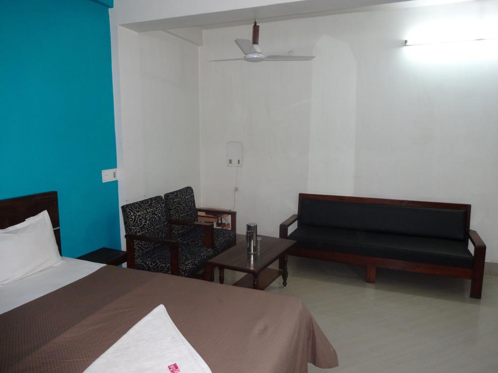 Ajatsatru Hotel Gaya Room photo